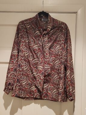 Ship'N Shore Vintage Red Paisley Shirt With Attached Scarf 100% Qiana Nylon